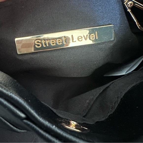 Street level quilted handbag - Picture 4 of 6